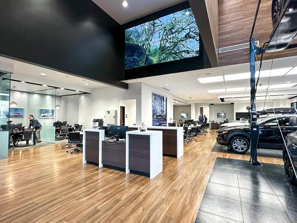 Dealership gallery photo 7
